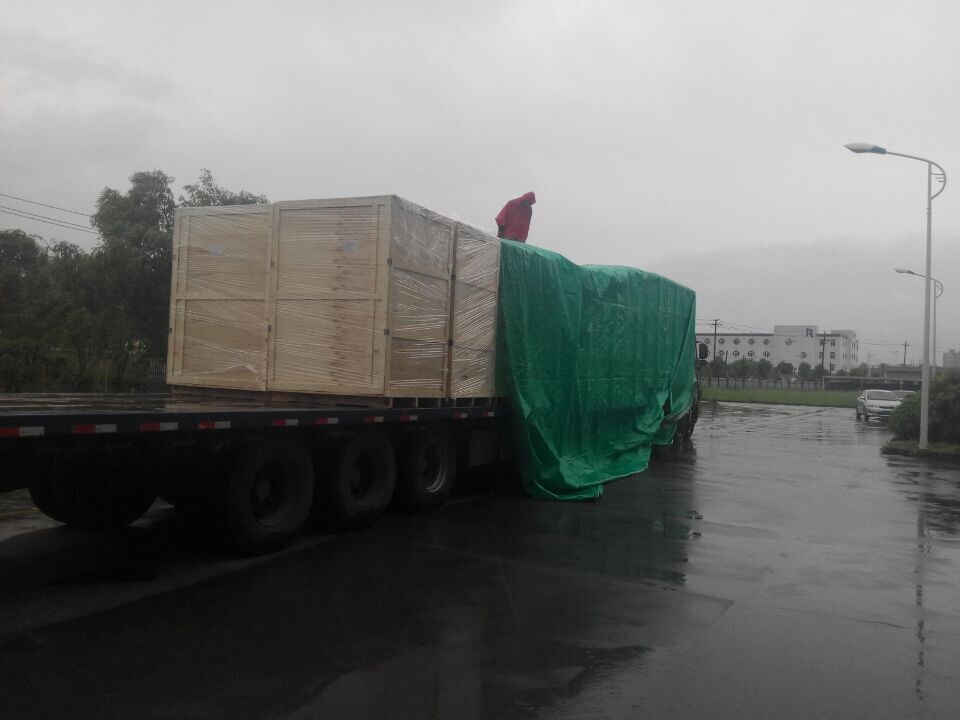 2017年6月北京創(chuàng)聯(lián)匯通電氣-雨中發(fā)貨現(xiàn)場(chǎng),一直以顧客服務(wù)為較好